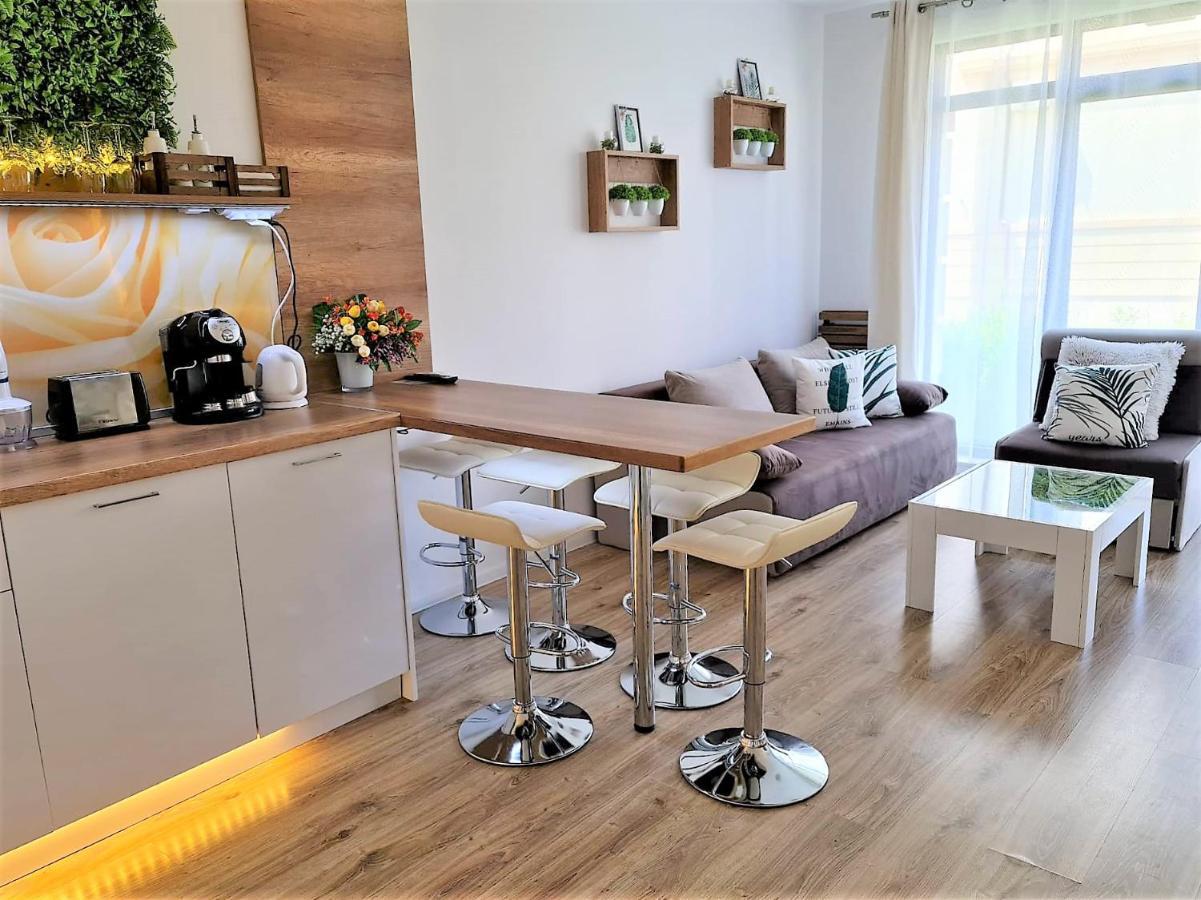 Apartamento Little Treasure By The Sea Pomorie Exterior foto
